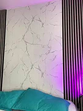 HannaRhodes online show from September 11, 2025, 1:22 pm