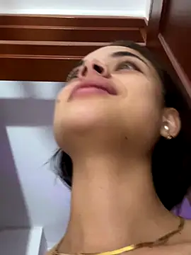 HannaRhodes online show from November 23, 2025, 12:27 pm