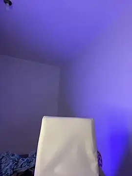 Snapshot of MadelineBenet chatting on February 5, 2026, 2:38 am MadelineBenet online show from February 5, 2026, 2:38 am