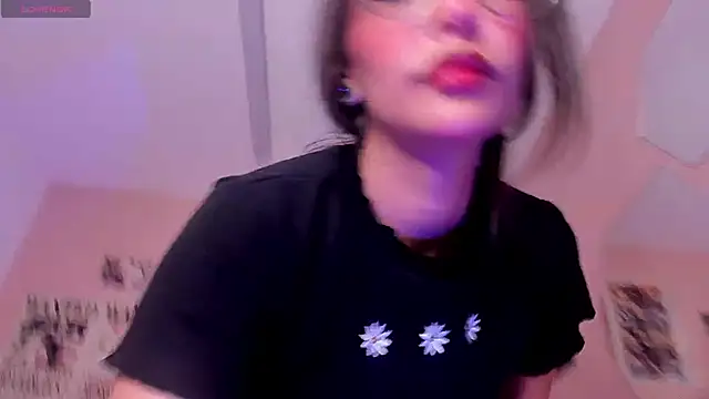 Luna-Chann online show from March 7, 2025, 10:54 pm