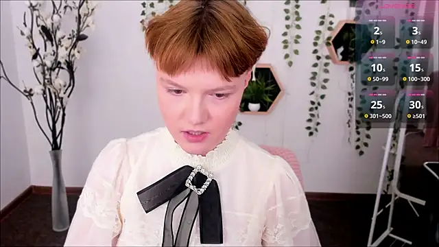 DreamyLuna online show from January 18, 2025, 11:33 pm