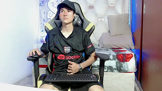 johnny cagee online show from October 9, 2025, 4:10 am