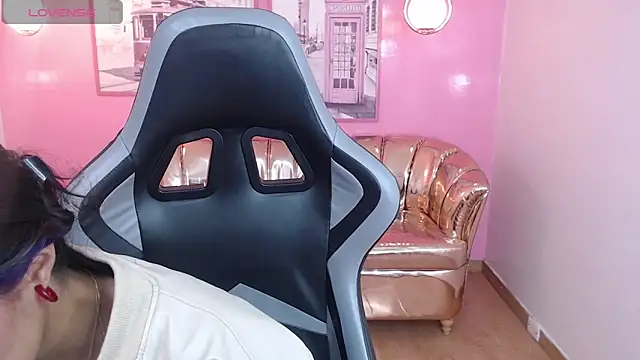 stephania t online show from December 4, 2025, 12:47 pm