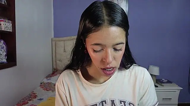 Snapshot of stephania_t chatting on April 27, 2026, 5:00 pm stephania t online show from April 27, 2026, 5:00 pm