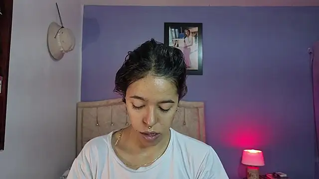 Snapshot of stephania_t chatting on May 19, 2026, 4:57 pm stephania t online show from May 19, 2026, 4:57 pm