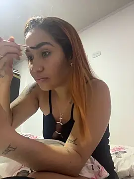 Snapshot of Alba_Grey chatting on May 30, 2026, 9:56 pm Alba Grey online show from May 30, 2026, 9:56 pm