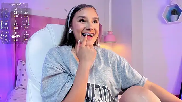  Sophie  miller online show from November 11, 2025, 8:20 pm