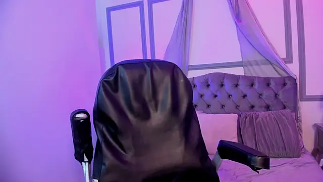  Sophie  miller online show from April 15, 2026, 7:58 pm