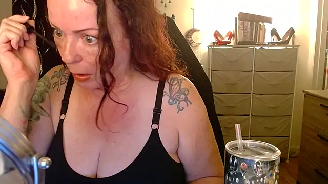 Nikkimastersgirl1091 online show from February 16, 2026, 2:35 pm