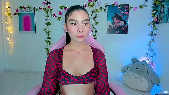 vaura  online show from December 18, 2024, 3:58 am