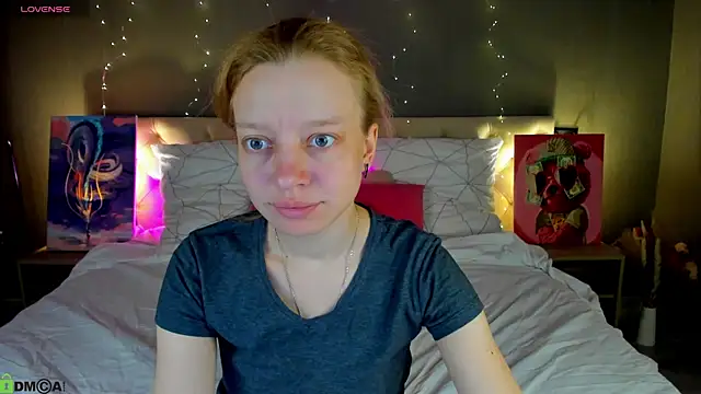 Michelle Blond online show from May 19, 2026, 1:11 am