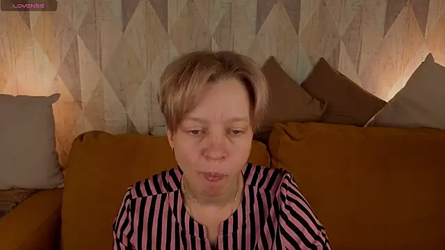 Michelle Blond online show from July 8, 2026, 1:10 am
