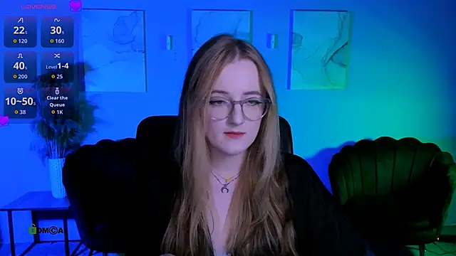 luna berryy online show from March 10, 2026, 8:14 pm