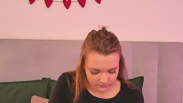 Snapshot of JennyPortman chatting on April 6, 2026, 4:46 am JennyPortman online show from April 6, 2026, 4:46 am