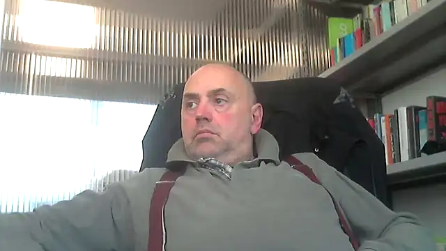 Snapshot of pantomax chatting on February 7, 2025, 12:39 pm pantomax online show from February 7, 2025, 12:39 pm