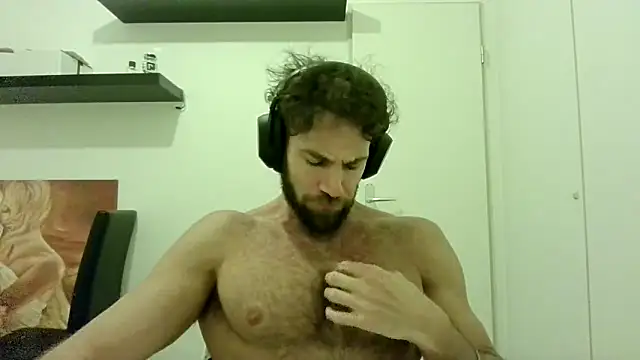 alpha-hunk online show from October 15, 2025, 7:14 pm