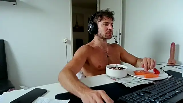 alpha-hunk online show from May 6, 2026, 10:09 am