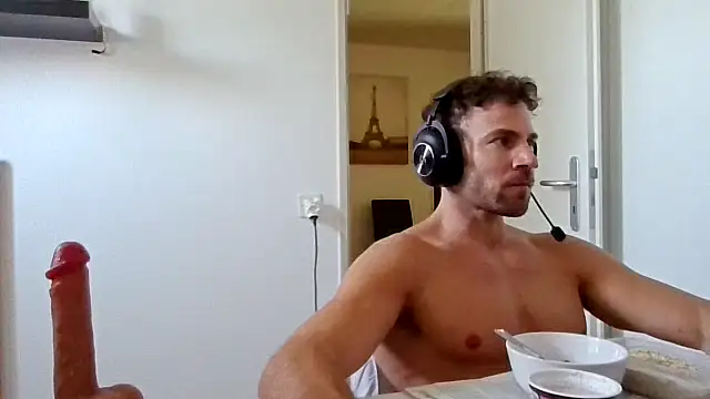 alpha-hunk online show from May 25, 2026, 10:43 am