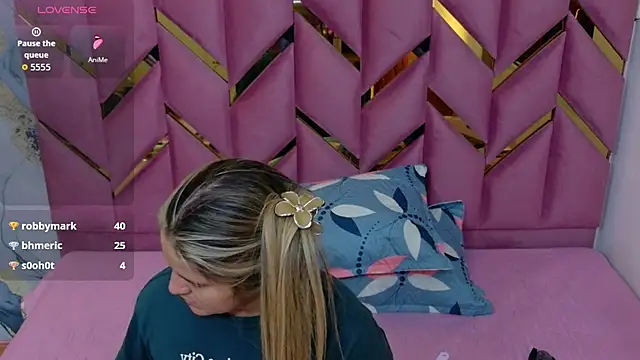 collegepawglovedaddy online show from March 18, 2026, 7:50 pm