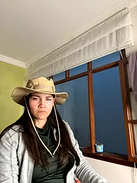 aurora divine online show from September 26, 2025, 10:47 pm