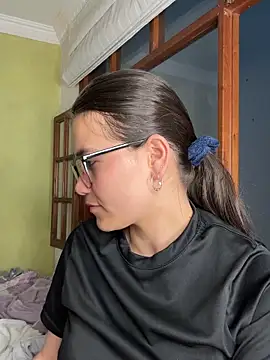 aurora divine online show from October 2, 2025, 10:50 pm