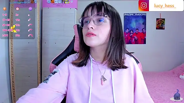 Lucyy-hess online show from February 5, 2026, 9:08 pm