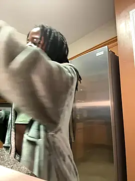 choclatepeaach online show from October 29, 2025, 2:52 pm