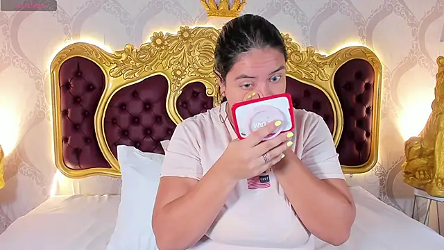 Snapshot of KendralHolson chatting on January 16, 2026, 4:05 am KendralHolson online show from January 16, 2026, 4:05 am