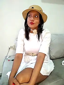 cami victoria online show from December 7, 2024, 2:24 pm