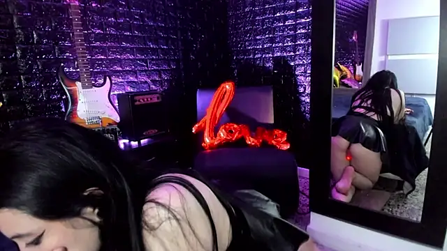 Snapshot of Calliope_dark chatting on February 13, 2025, 6:16 pm Calliope dark online show from February 13, 2025, 6:16 pm