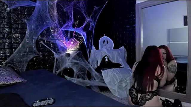 Snapshot of Calliope_dark chatting on October 28, 2025, 1:47 pm Calliope dark online show from October 28, 2025, 1:47 pm