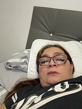 AntonellaAlondra4 online show from March 25, 2026, 3:01 am