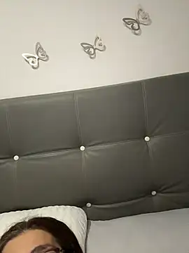 AntonellaAlondra4 online show from April 4, 2026, 11:08 am