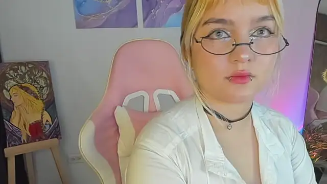 Snapshot of Pretty__zoe chatting on February 27, 2025, 2:32 am Pretty zoe online show from February 27, 2025, 2:32 am