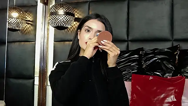 BlairBadgley online show from November 4, 2025, 11:48 pm