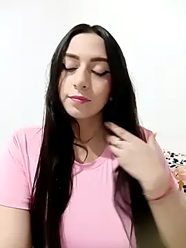 Snapshot of AlondraMendez chatting on September 14, 2025, 2:44 am AlondraMendez online show from September 14, 2025, 2:44 am