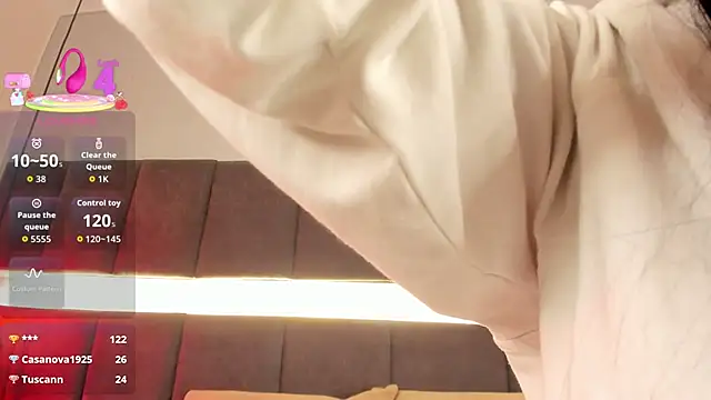 nicolle pierce online show from September 20, 2025, 2:07 pm