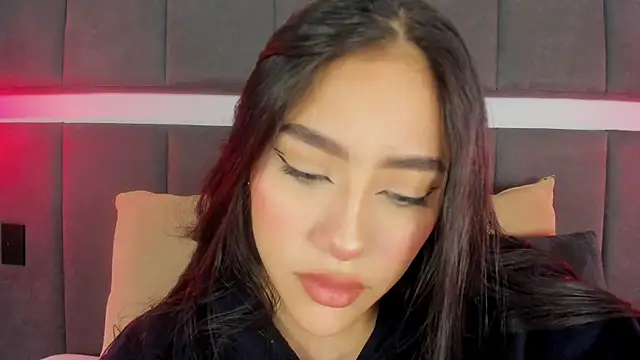 nicolle pierce online show from October 3, 2025, 1:30 pm