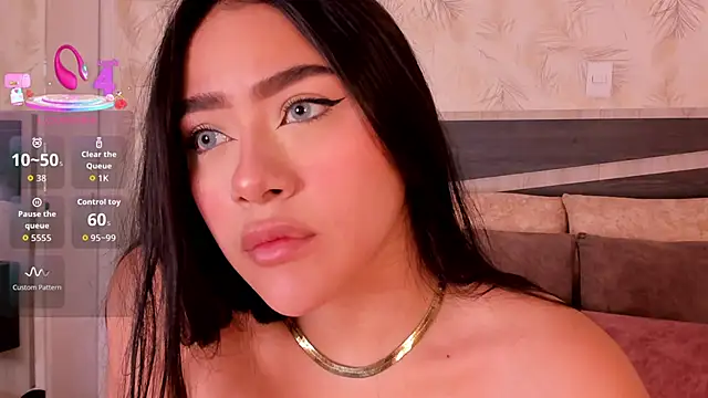 nicolle pierce online show from December 5, 2025, 1:31 pm