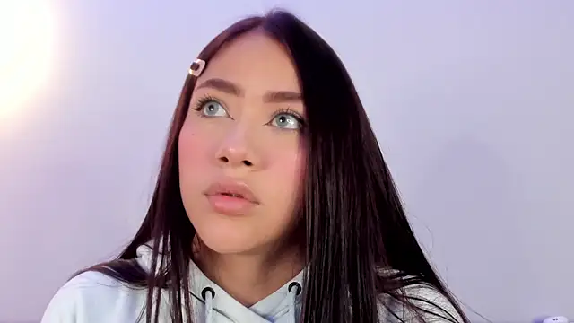 Snapshot of nicolle_pierce chatting on February 3, 2026, 2:44 pm nicolle pierce online show from February 3, 2026, 2:44 pm