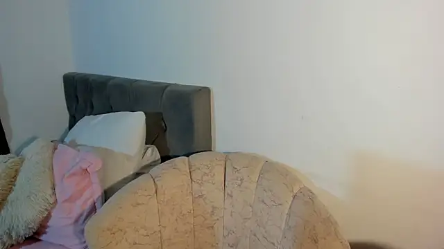 Mia blaiir online show from April 8, 2026, 1:38 am