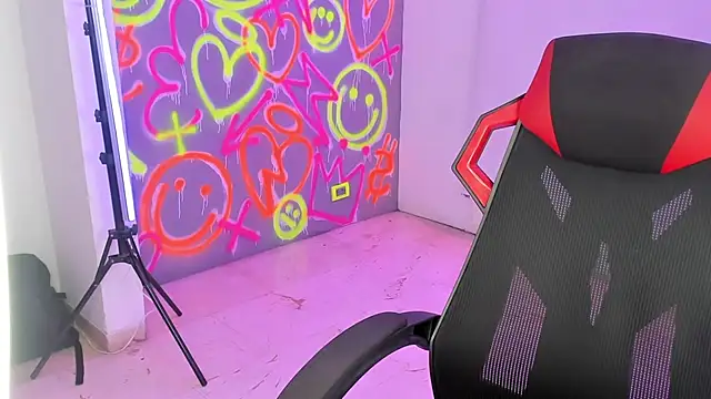 Snapshot of GEANNAROSE chatting on December 27, 2024, 11:06 am GEANNAROSE online show from December 27, 2024, 11:06 am