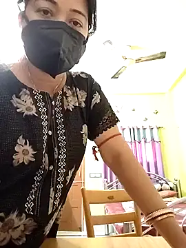 Royalgirl667 online show from December 5, 2024, 5:48 am