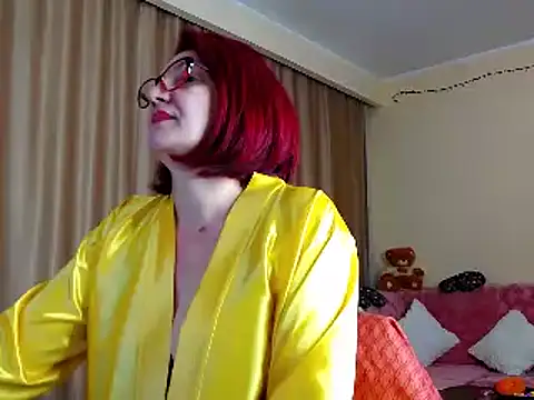 Snapshot of EdithCharm chatting on January 8, 2025, 7:24 pm EdithCharm online show from January 8, 2025, 7:24 pm