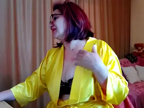 Snapshot of EdithCharm chatting on March 11, 2025, 3:45 pm EdithCharm online show from March 11, 2025, 3:45 pm