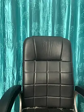 Snapshot of poision51 chatting on February 25, 2025, 10:04 am poision51 online show from February 25, 2025, 10:04 am