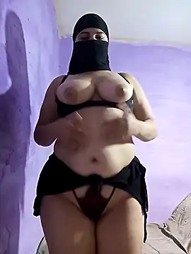 Sirinsx online show from October 5, 2025, 8:29 pm