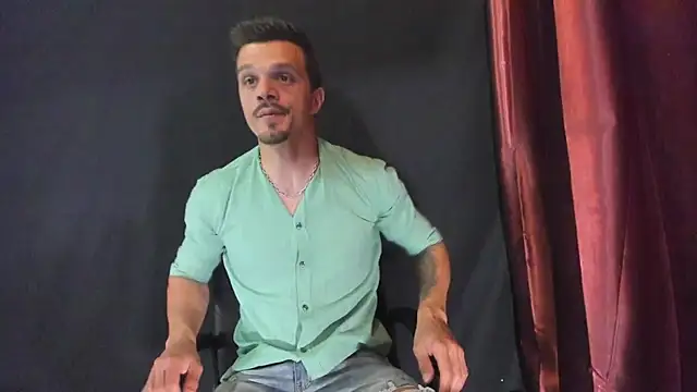 Snapshot of DonyBrown chatting on May 13, 2026, 2:53 am DonyBrown online show from May 13, 2026, 2:53 am