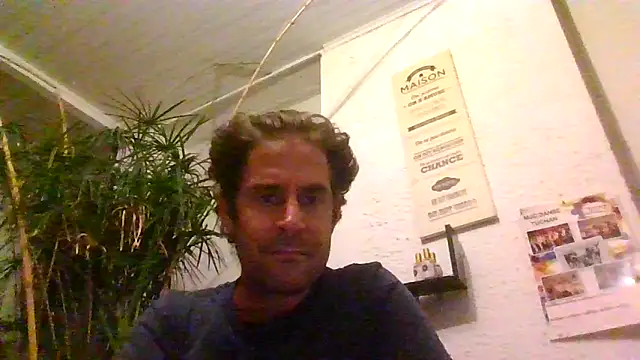 Snapshot of Vespa_Crabo chatting on September 9, 2025, 9:03 pm Vespa Crabo online show from September 9, 2025, 9:03 pm