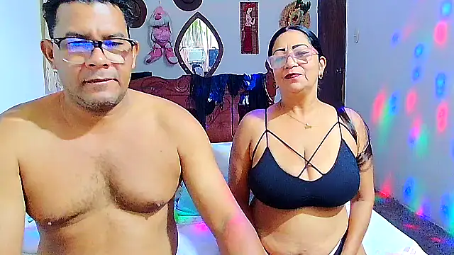 Snapshot of rosi_pamela chatting on September 28, 2025, 4:01 pm rosi pamela online show from September 28, 2025, 4:01 pm